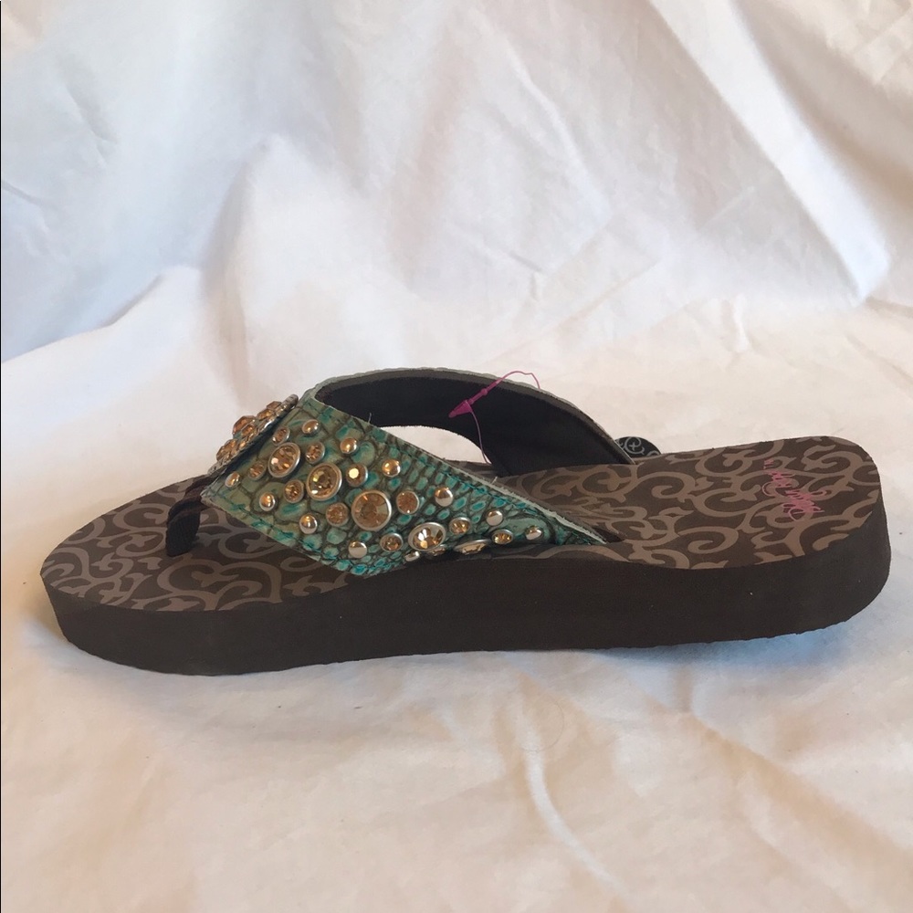 NWT Blazin Roxx Sandals